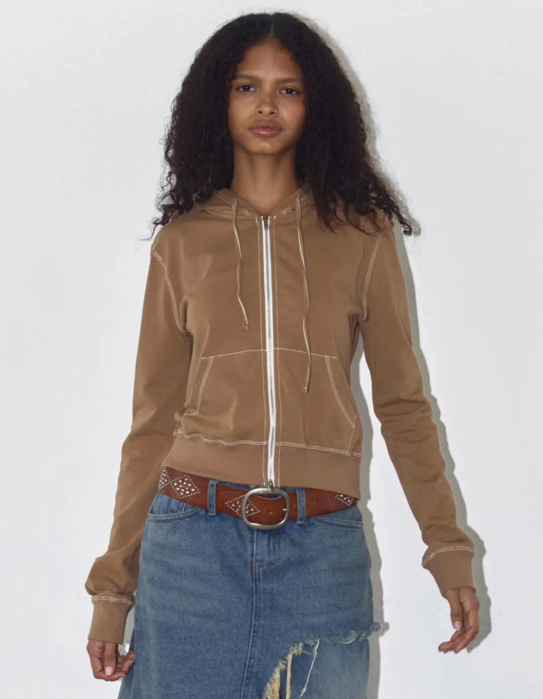 STITCHED POCKET HOODIE, CAMEL