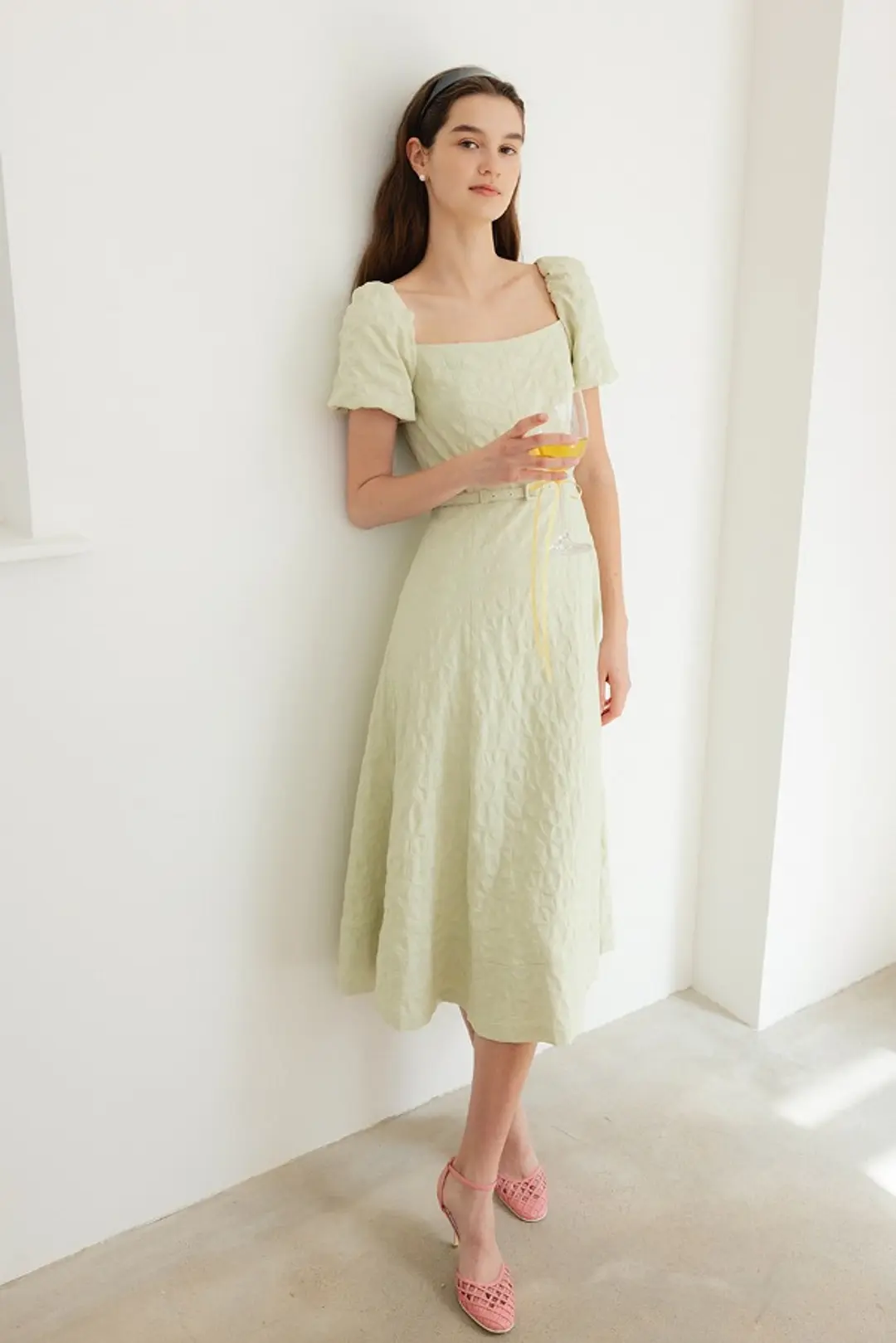 SKYE Balloon sleeve seersucker flared long dress (Soft lime green)