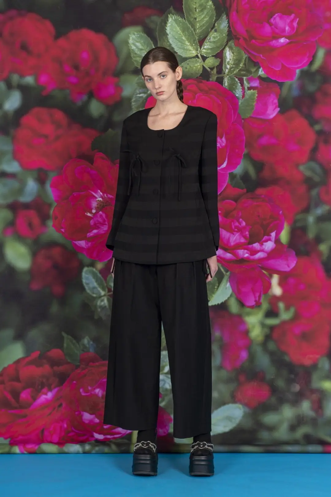 리본 디테일 라펠리스 자켓