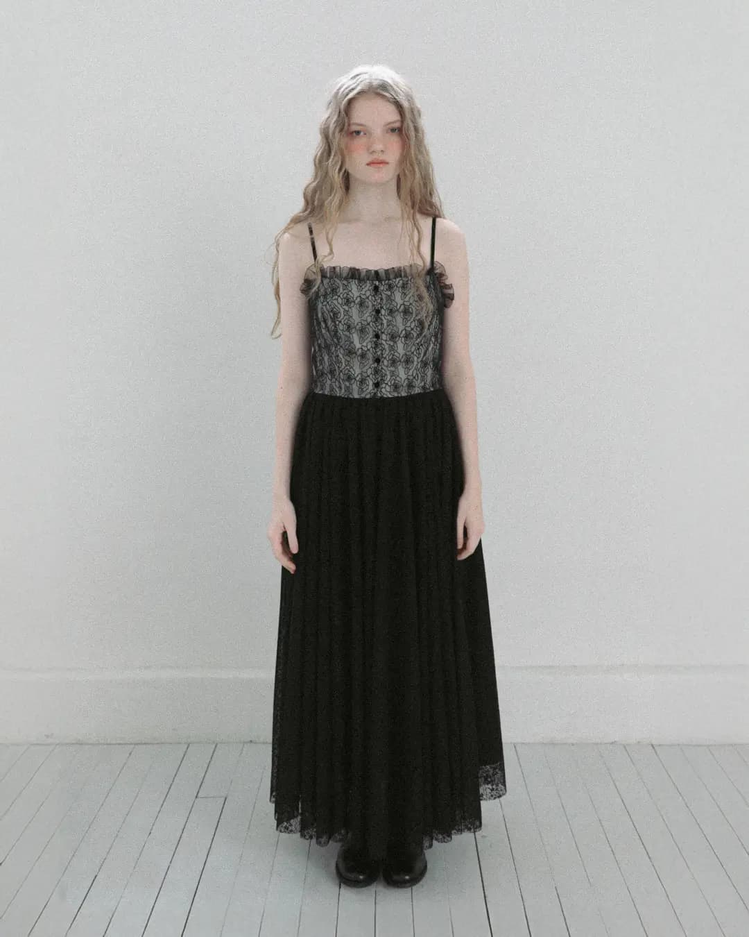 flétta 103 Rose Lace Dress_Black