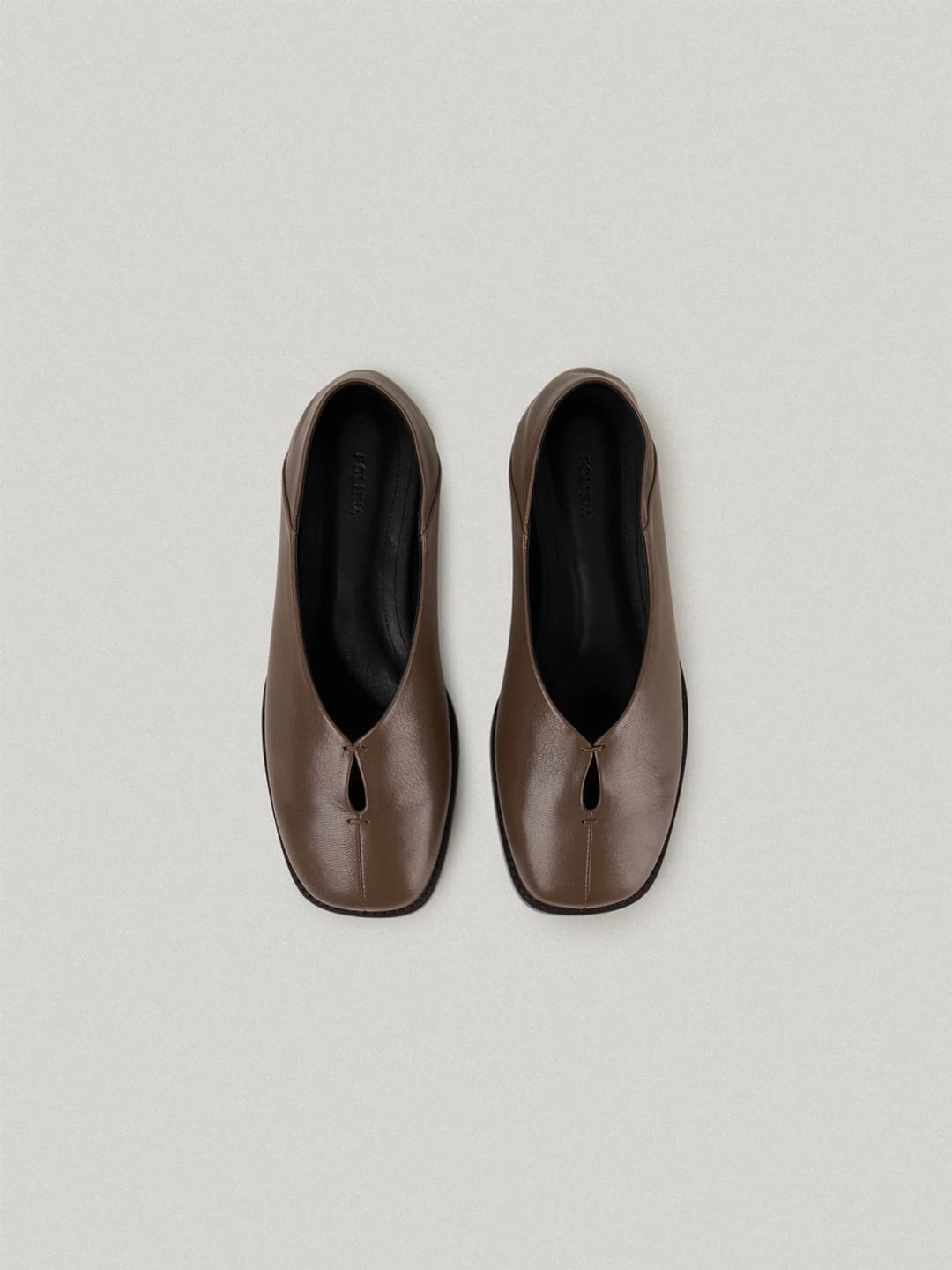 Linde Flat Mule - Taupe린데 플랫 뮬