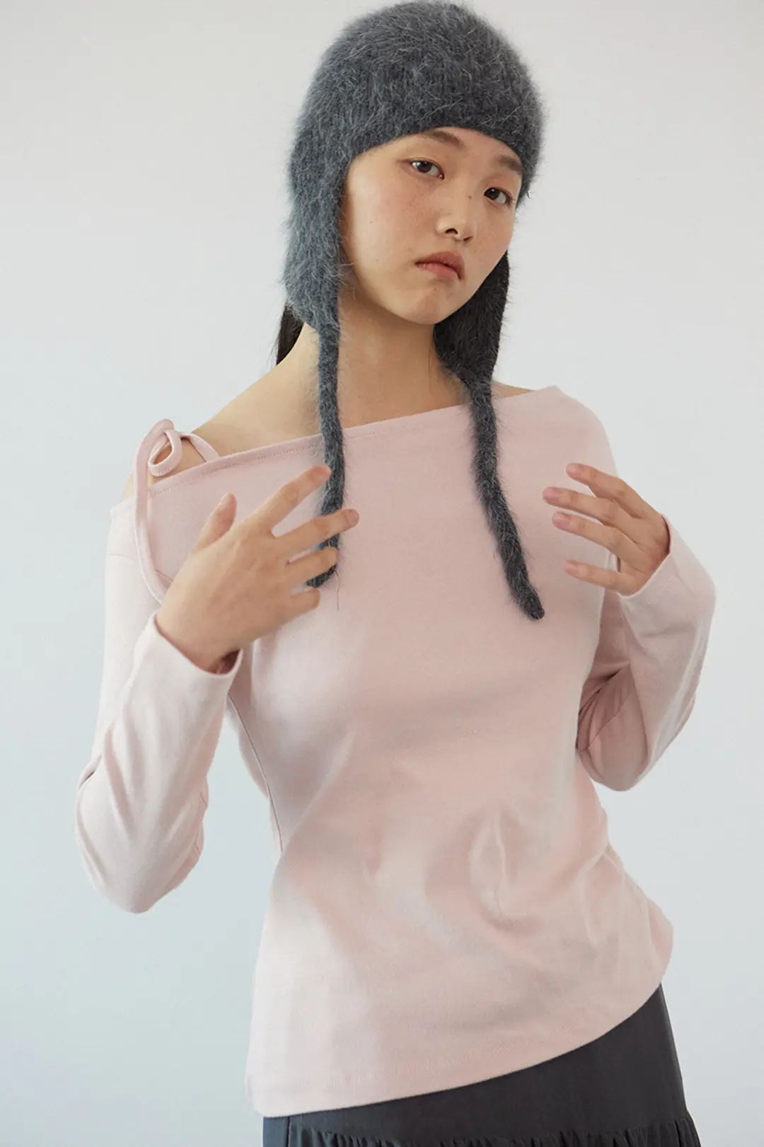 Off shoulder long sleeves_pink