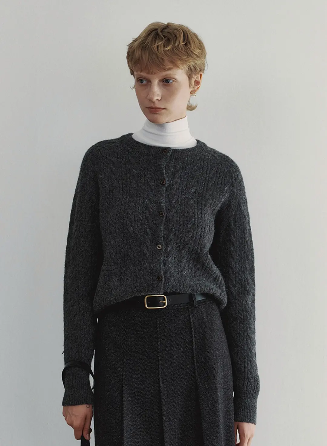 라운드 케이블 니트 가디건 - 차콜