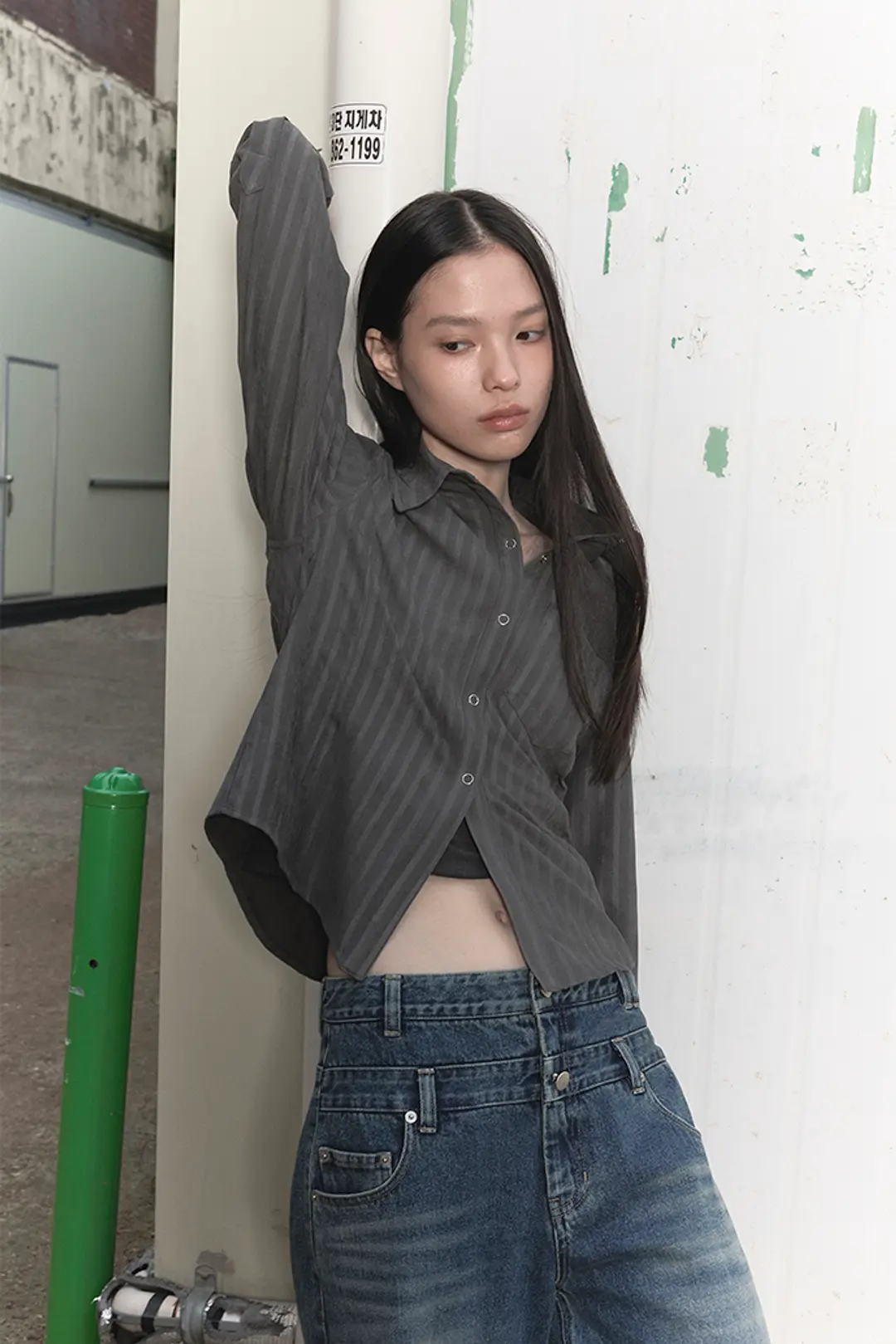 [2nd Restcok] SLIM FIT STRIPE SHIRTS - DARK GREY