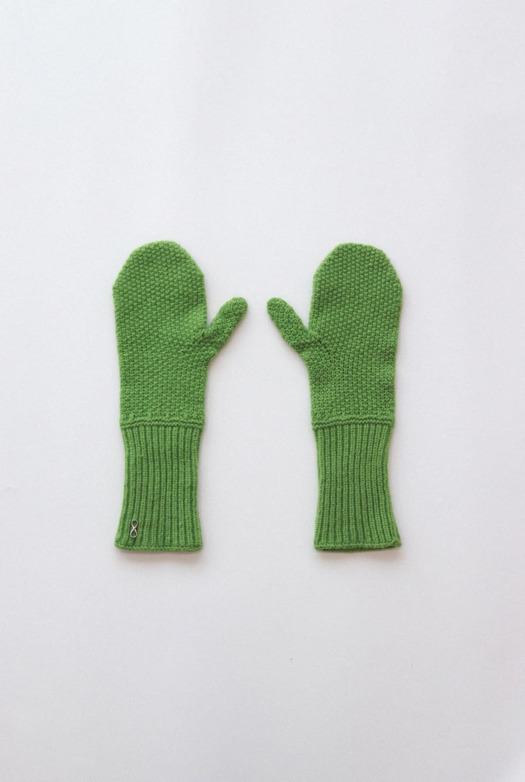 MACARON MITTENS ( VINTAGE GREEN )