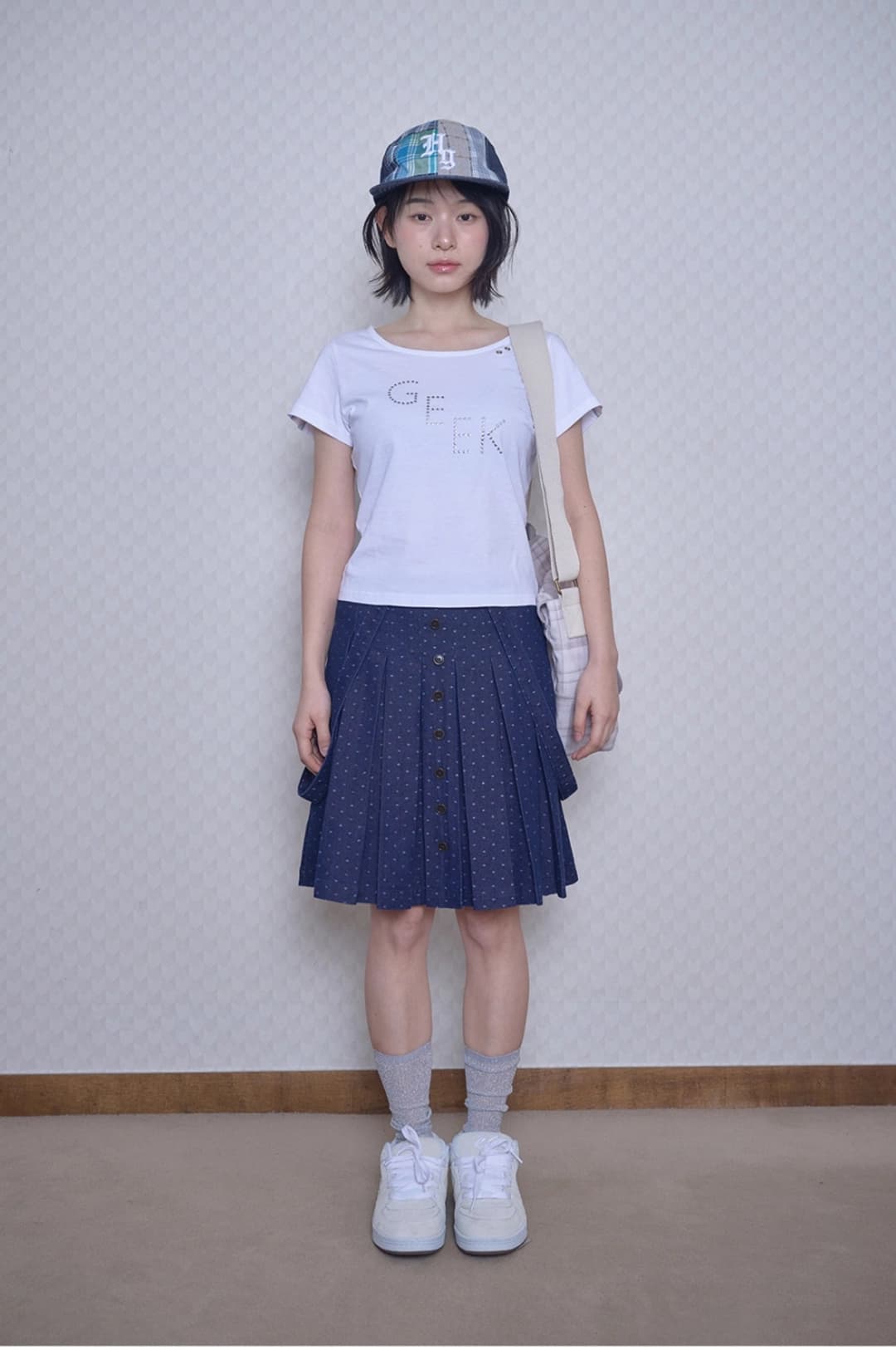 Strap button pleats skirt (Purple)