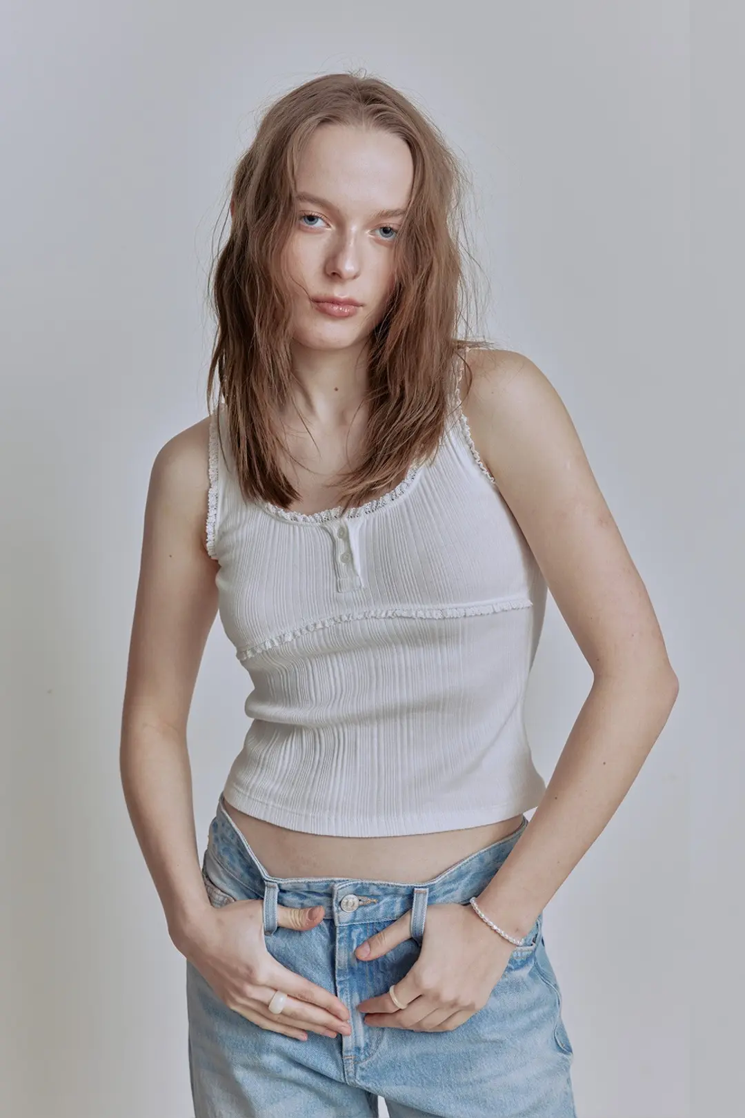 [4TH] LACE BUTTON SLEEVELESS TOP V2 (WHITE)