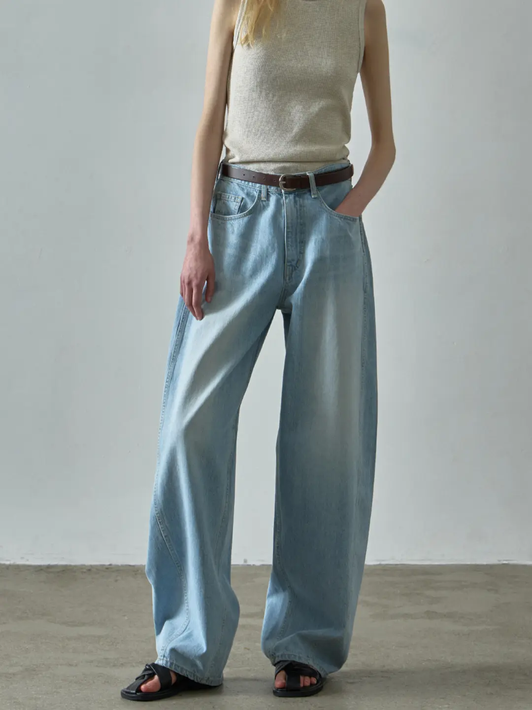 와이드 테이퍼드 데님_light indigo